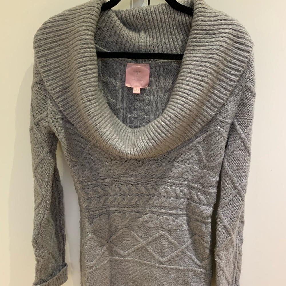 Romeo & Juliet cowl neck gray tunic sweater
